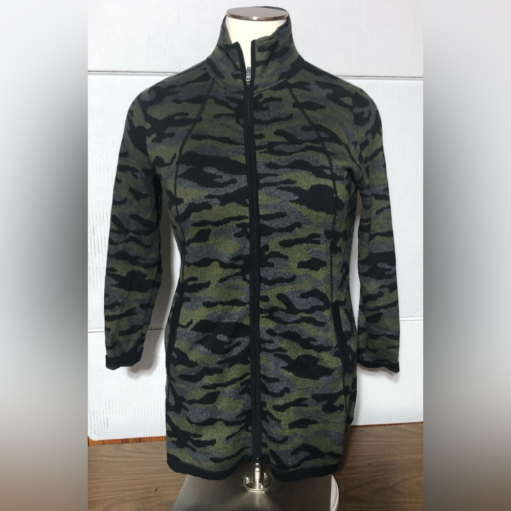 Cynthia Rowley Active cammo long sweater jacket size 1X